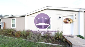 926 Donald Ave in Oak Harbor, WA - Building Photo