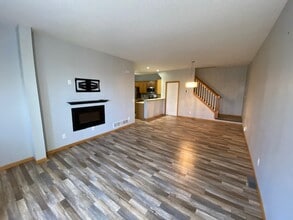 7751 Ladyslipper Ln in Chanhassen, MN - Building Photo - Building Photo