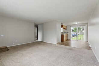 8631 SE Insley St in Portland, OR - Building Photo - Building Photo