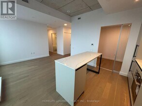 1720 Bayview Ave in Toronto, ON - Building Photo - Building Photo