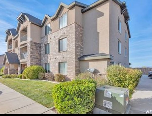 1045 S 1700 W in Payson, UT - Building Photo