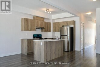 26 Glacier Cres in Belleville, ON - Building Photo - Building Photo