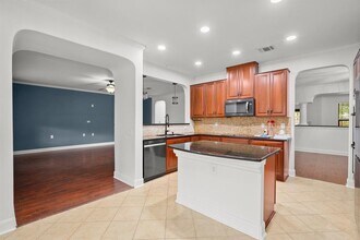 8717 Panadero Dr in Austin, TX - Building Photo - Building Photo