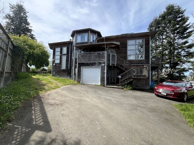 3747 Trinity St in Eureka, CA - Building Photo - Building Photo