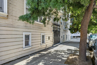 2306 Waverly St in Oakland, CA - Building Photo - Building Photo