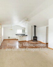 1374 NW Baltimore Ave in Bend, OR - Building Photo - Building Photo