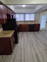 6811 S 140th Ave in Omaha, NE - Building Photo - Building Photo