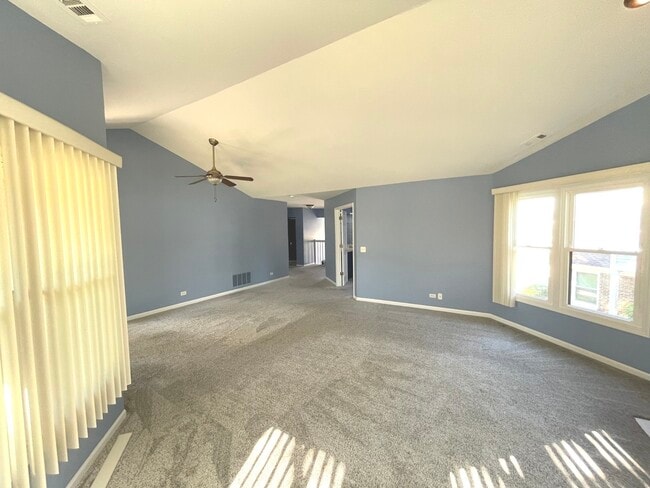 13 Willow Pkwy in Buffalo Grove, IL - Building Photo - Building Photo