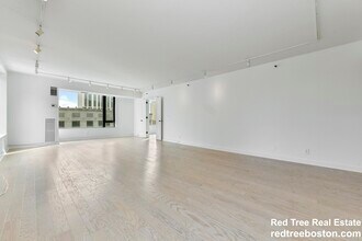 220 Boylston St in Boston, MA - Foto de edificio - Building Photo