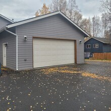 8244 Rovenna St in Anchorage, AK - Building Photo - Building Photo