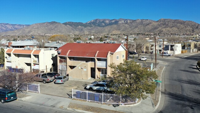 312 Western Skies Dr in Albuquerque, NM - Building Photo - Building Photo