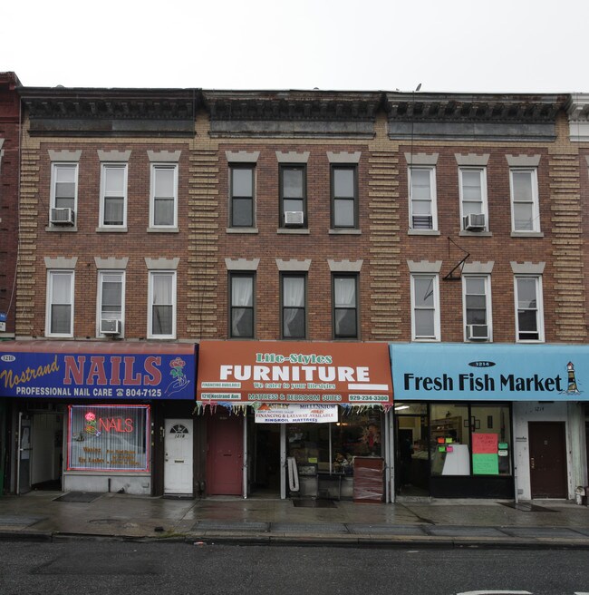 1216 Nostrand Ave in Brooklyn, NY - Foto de edificio - Building Photo