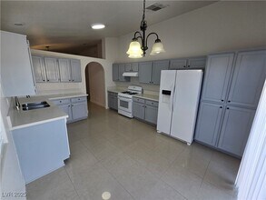 2324 High Uintas Dr in North Las Vegas, NV - Building Photo - Building Photo