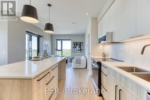 150 Hollywood Ct, Unit 617 in Cambridge, ON - Building Photo