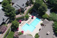 Building Photo - The Pointe Apartamentos in El Paso, Texas