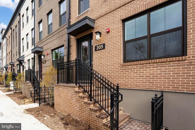 property at 203 Montgomery St