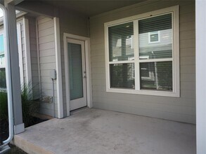 11319 Gadsen Ln in Austin, TX - Foto de edificio - Building Photo