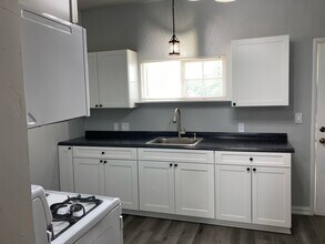 211 E Will Rogers Blvd in Claremore, OK - Building Photo - Building Photo