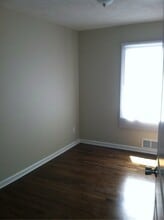 8004 Park Dr in Ralston, NE - Building Photo - Building Photo
