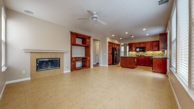326 Winemaker Way in Windsor, CA - Building Photo - Building Photo