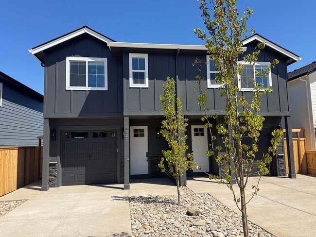 property at 6921 Talloc Ave SE