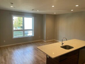 1439 N Franklin St, Unit B in Philadelphia, PA - Building Photo - Building Photo