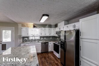 2097 Blackberry Cir in Auburn, GA - Foto de edificio - Building Photo