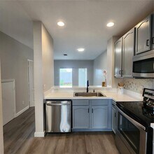 10672 Savannah Wood Ct in Orlando, FL - Foto de edificio - Building Photo