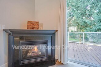 8717 NE 17th St in Vancouver, WA - Building Photo - Building Photo