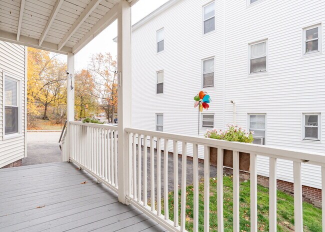 18 College St, Unit 1 in Lewiston, ME - Building Photo - Building Photo