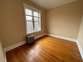 4751 N Kenneth Ave, Unit 3 in Chicago, IL - Foto de edificio - Building Photo