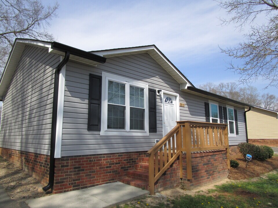 2813 Meade Ave in Gastonia, NC - Building Photo