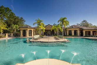 The Grand Reserve at Tampa Palms Apartments in Tampa, FL - Foto de edificio - Building Photo