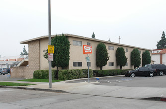 124-142 S Grand St in Orange, CA - Building Photo - Building Photo