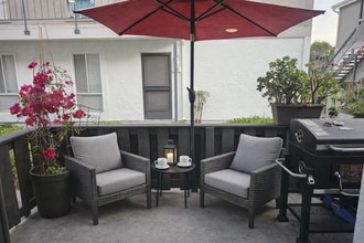 2827 S Fairview St, Unit C in Santa Ana, CA - Foto de edificio - Building Photo