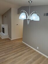 1677 Canary Dr in Sunnyvale, CA - Foto de edificio - Building Photo