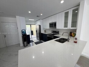 9729 Costa Del Sol Blvd in Doral, FL - Building Photo - Building Photo