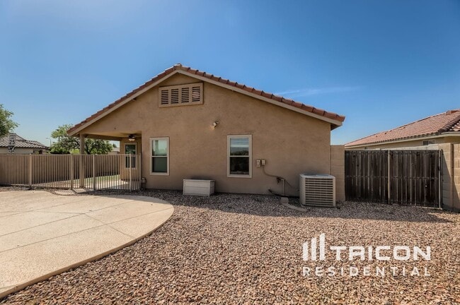 11844 W Edgemont Ave in Avondale, AZ - Building Photo - Building Photo