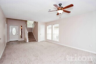 1702 Glacier Blue Dr in Fresno, TX - Foto de edificio - Building Photo