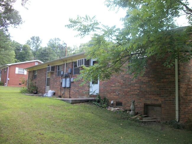 1519 N Glenn St in Morristown, TN - Building Photo - Building Photo