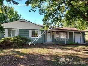 1123 SW 32nd St in Topeka, KS - Building Photo - Building Photo