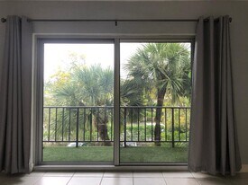 6884 N Kendall Dr in Pinecrest, FL - Building Photo