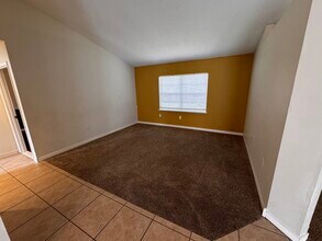 1077 Shady Hollow Dr in DeLand, FL - Building Photo - Building Photo