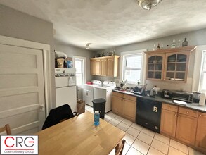 183 College Ave, Unit 1 in Somerville, MA - Building Photo - Building Photo