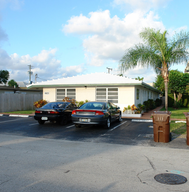 1023 N Victoria Park Rd in Fort Lauderdale, FL - Building Photo - Building Photo