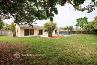 17420 SW 109th Ave in Miami, FL - Building Photo - Building Photo
