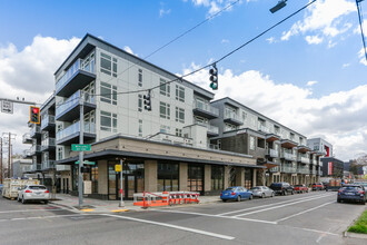 Solace Phase 2 in Portland, OR - Foto de edificio - Building Photo