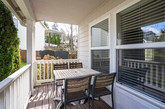 2708 Sutherland Pl in Steilacoom, WA - Building Photo - Building Photo