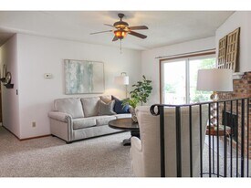 940 E Travelers Trl, Unit 62