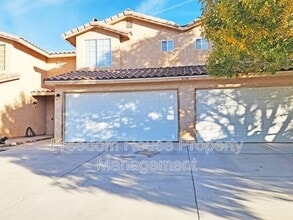 910 Bourbon St in Pahrump, NV - Building Photo - Building Photo